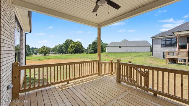 7902 Trading Post Ct, Louisville, KY 40291