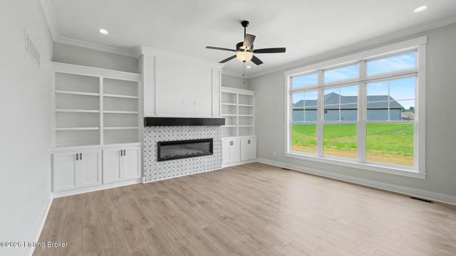 7902 Trading Post Ct, Louisville, KY 40291