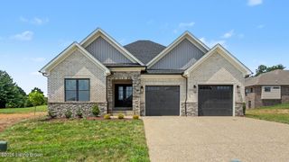 7902 Trading Post Ct, Louisville, KY 40291