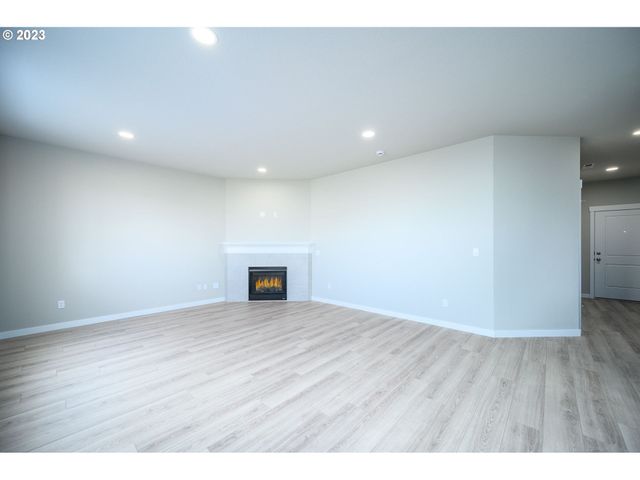 2773 S Ivy St 827, Cornelius, OR 97113