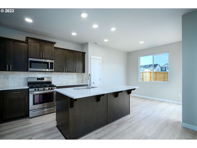 2773 S Ivy St 827, Cornelius, OR 97113