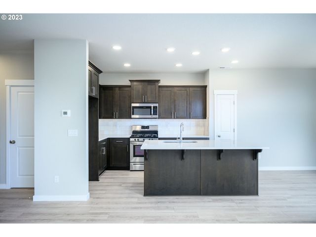 2773 S Ivy St 827, Cornelius, OR 97113