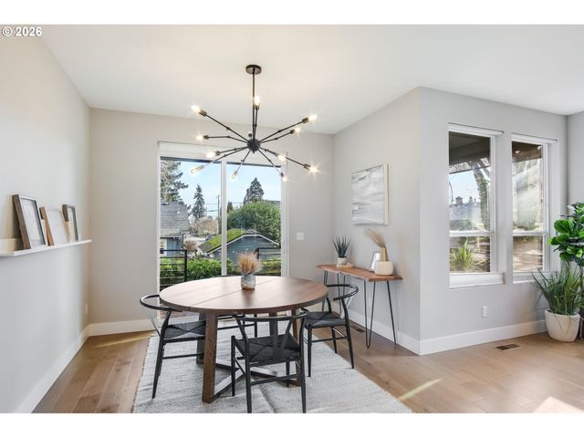 6520 Ne GRAND Ave, Portland, OR 97211