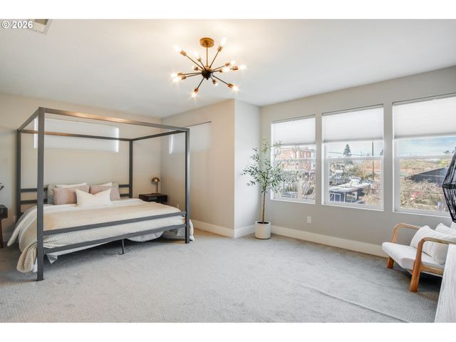 6520 Ne GRAND Ave, Portland, OR 97211