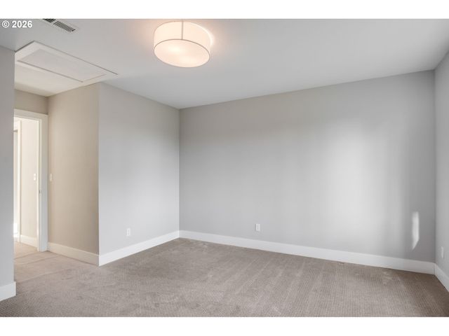 6520 Ne GRAND Ave, Portland, OR 97211