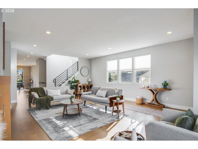 6520 Ne GRAND Ave, Portland, OR 97211