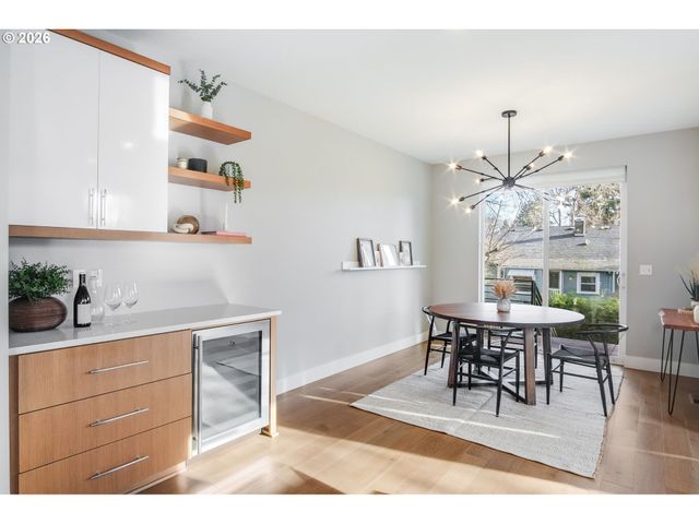 6520 Ne GRAND Ave, Portland, OR 97211