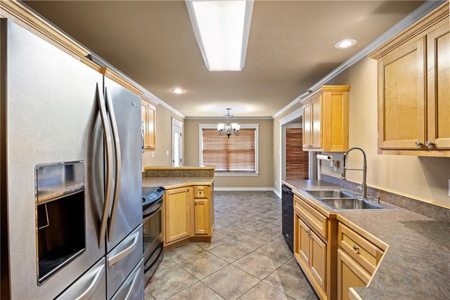 2708 N Mobile Avenue, Russellville, AR 72802