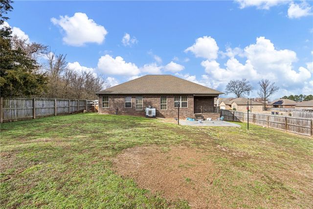 2708 N Mobile Avenue, Russellville, AR 72802