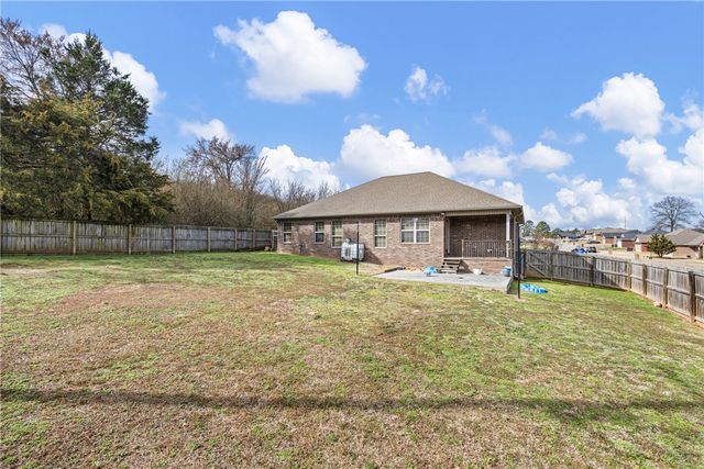 2708 N Mobile Avenue, Russellville, AR 72802