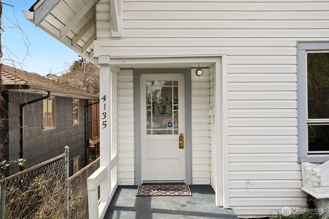 4135 36th Ave SW, Seattle, WA 98126