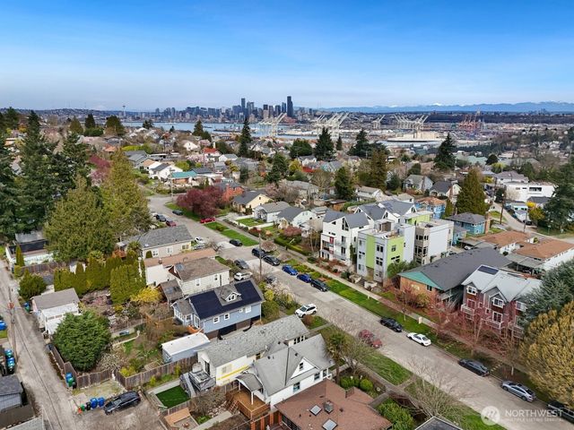 4135 36th Ave SW, Seattle, WA 98126