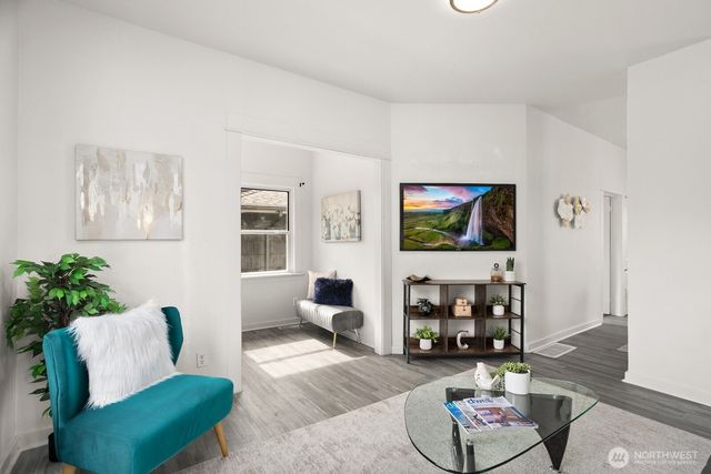 4135 36th Ave SW, Seattle, WA 98126