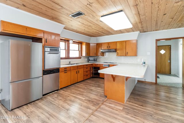 2281 Cecilia Sr High School Highway, Breaux Bridge, LA 70517