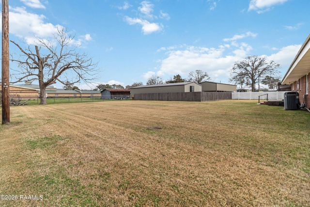 2281 Cecilia Sr High School Highway, Breaux Bridge, LA 70517