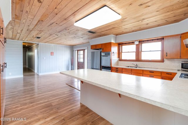 2281 Cecilia Sr High School Highway, Breaux Bridge, LA 70517