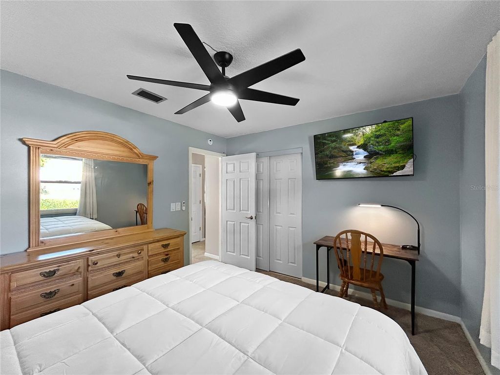 Image 12 of property listing at 136 PAUL REVERE ROAD, Bartow, FL 33830