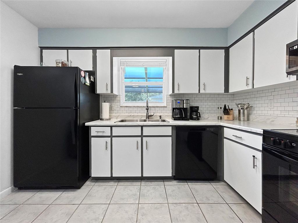 Image 7 of property listing at 136 PAUL REVERE ROAD, Bartow, FL 33830