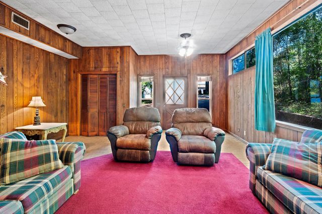 401 Cathy Street, Lone Star, TX 75668