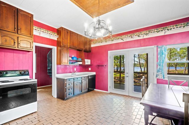 401 Cathy Street, Lone Star, TX 75668