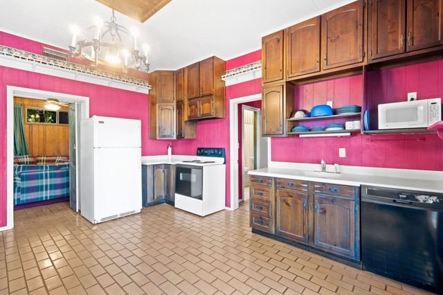 401 Cathy Street, Lone Star, TX 75668