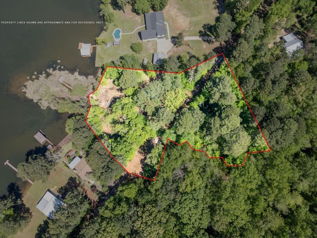 401 Cathy Street, Lone Star, TX 75668
