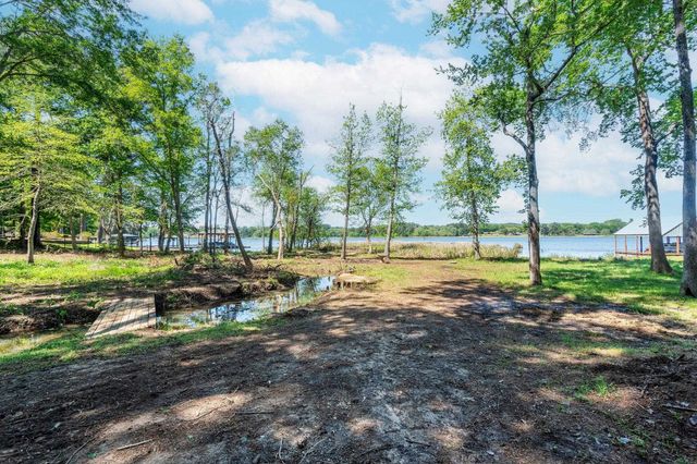 401 Cathy Street, Lone Star, TX 75668