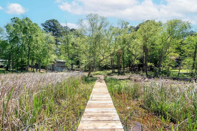401 Cathy Street, Lone Star, TX 75668
