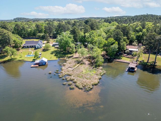 401 Cathy Street, Lone Star, TX 75668