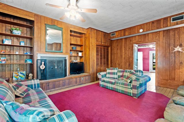 401 Cathy Street, Lone Star, TX 75668