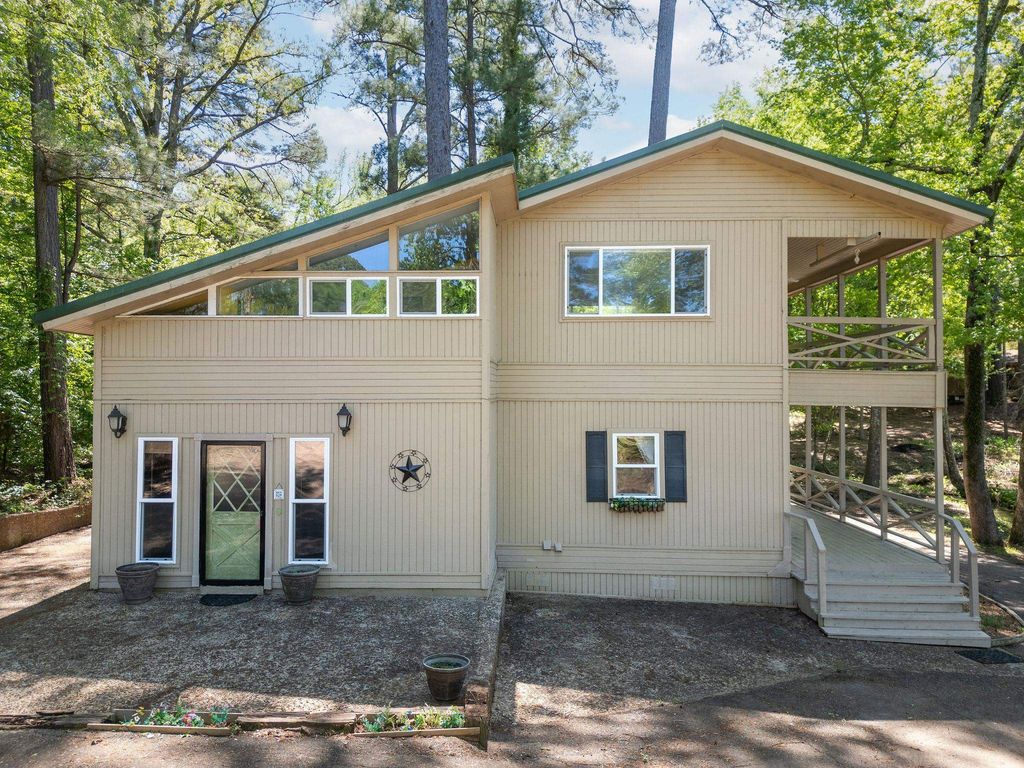 401 Cathy Street, Lone Star, TX 75668
