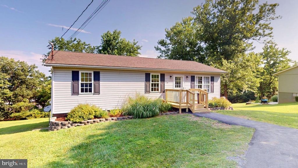 174 PEACH DR, Romney, WV 26757