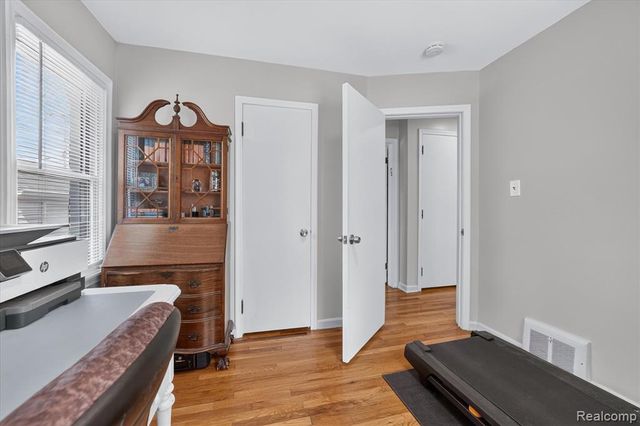 14010 Hart Street, Oak Park, MI 48237
