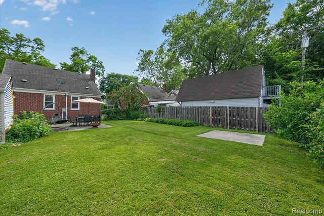 14010 Hart Street, Oak Park, MI 48237