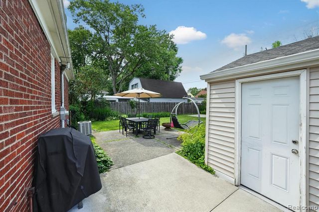 14010 Hart Street, Oak Park, MI 48237