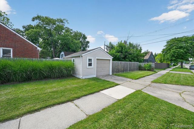 14010 Hart Street, Oak Park, MI 48237