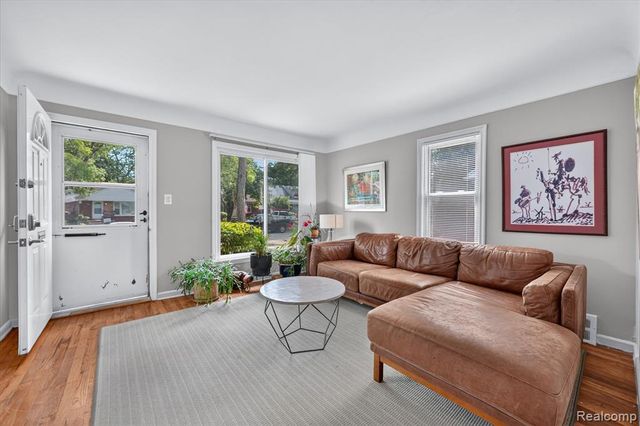 14010 Hart Street, Oak Park, MI 48237