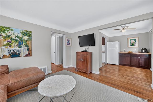 14010 Hart Street, Oak Park, MI 48237