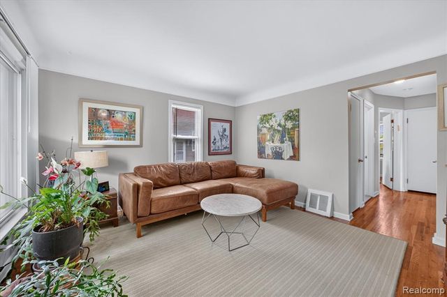 14010 Hart Street, Oak Park, MI 48237