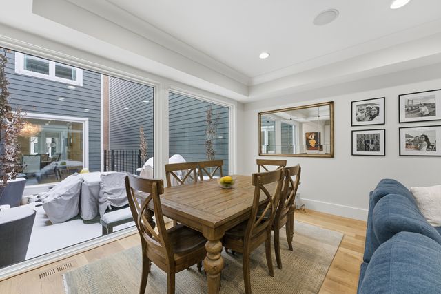 1500 N North Park Avenue, Chicago, IL 60610