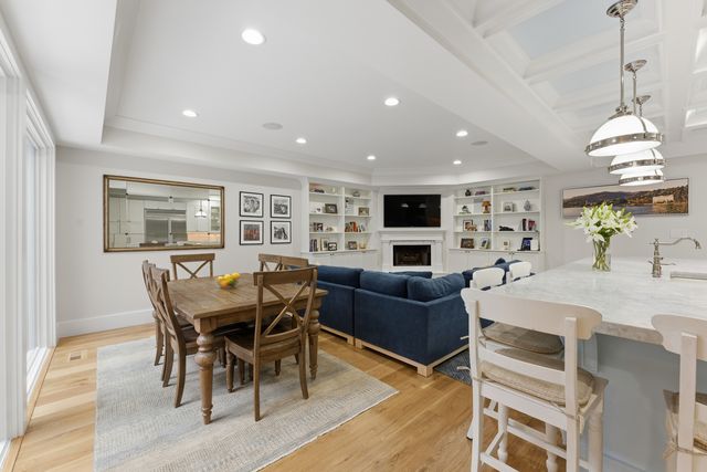 1500 N North Park Avenue, Chicago, IL 60610