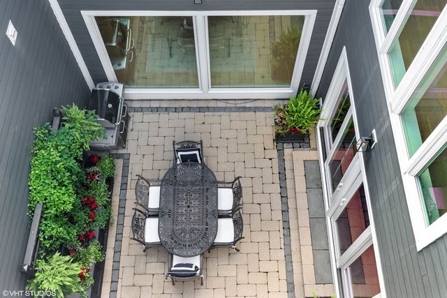 1500 N North Park Avenue, Chicago, IL 60610