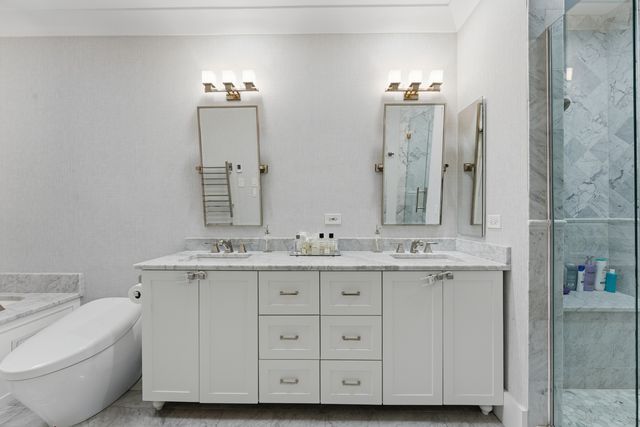 1500 N North Park Avenue, Chicago, IL 60610