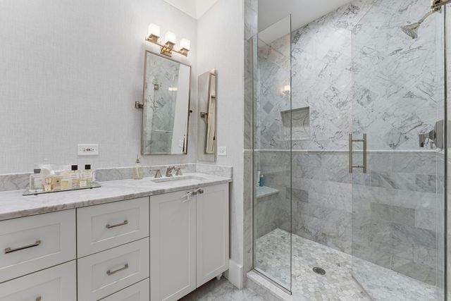 1500 N North Park Avenue, Chicago, IL 60610