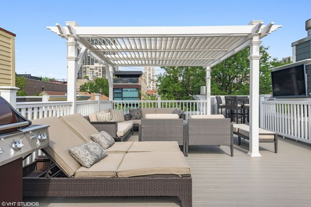 1500 N North Park Avenue, Chicago, IL 60610