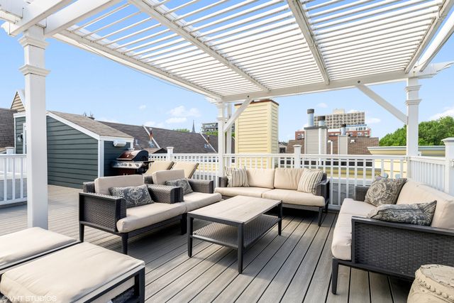 1500 N North Park Avenue, Chicago, IL 60610