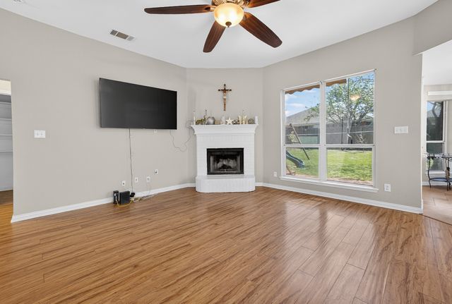 628 Dover Heights Trail, Mansfield, TX 76063