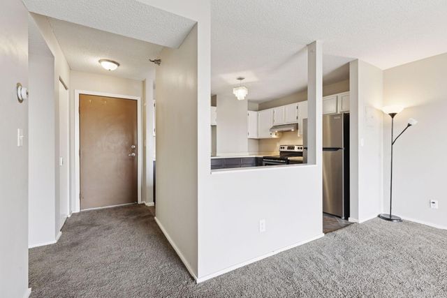 66 9th Street E 1609, Saint Paul, MN 55101