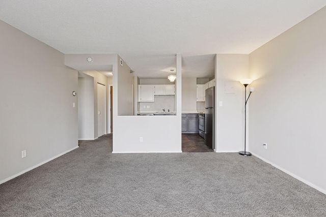 66 9th Street E 1609, Saint Paul, MN 55101