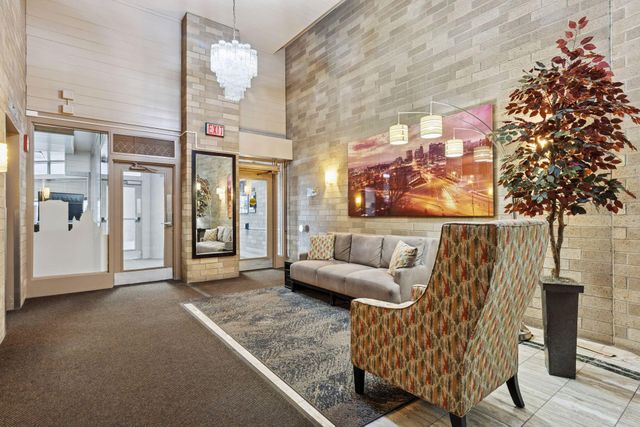 66 9th Street E 1609, Saint Paul, MN 55101